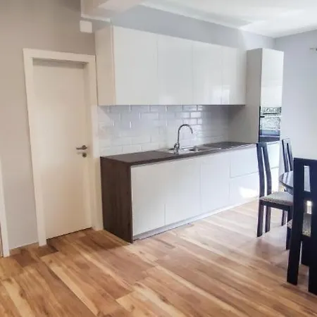 Mjesto Gdje Pocinje Savrsen Odmor Udobna Kuca Za Nezaboravne Dane Ispunjene Mirom I Srecom Nyaraló *