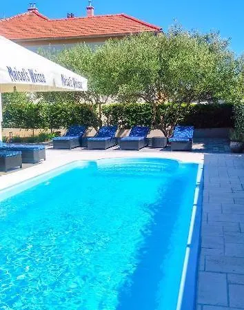 Mjesto Gdje Pocinje Savrsen Odmor Udobna Kuca Za Nezaboravne Dane Ispunjene Mirom I Srecom